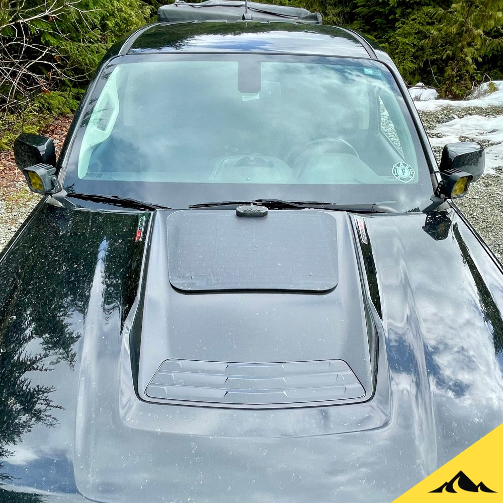 Hood solar panel for the chevrolet colorado ZR2. Chevy overland